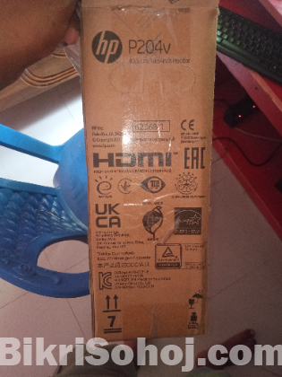desktop pc with HP monitor